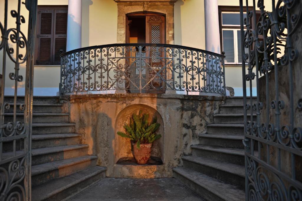 Doma Chrissi Akti Chania
